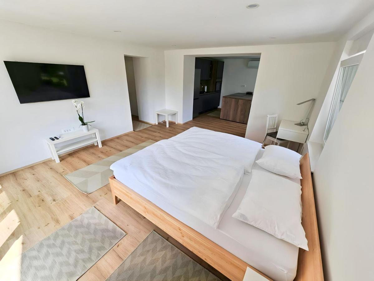 Charming Bella Hideout - Adults Only Lejlighed Jesenice Eksteriør billede